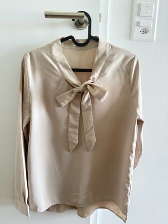 Damen Bluse mit Schleife beige Grösse S neuwertig