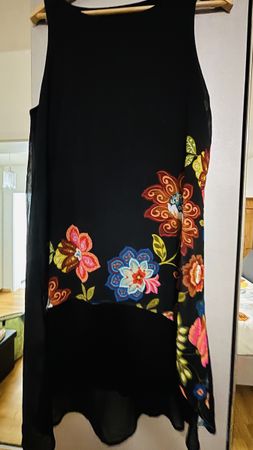 Kleid Desigual schwarz Blumenmuster Grösse 44 neuwertig