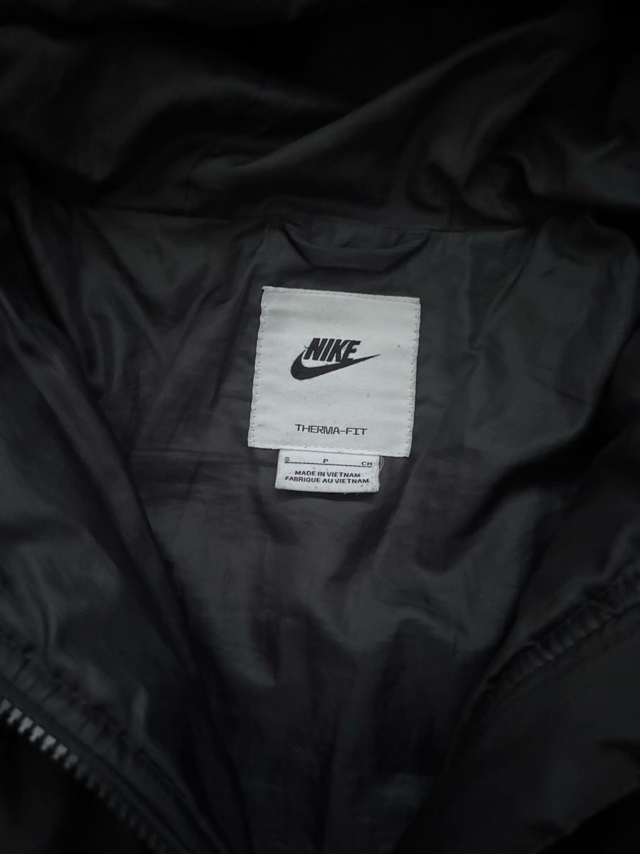 Nike Giacche: nike winterjacke – Usato da Grenchen venduto da Bektas74 2