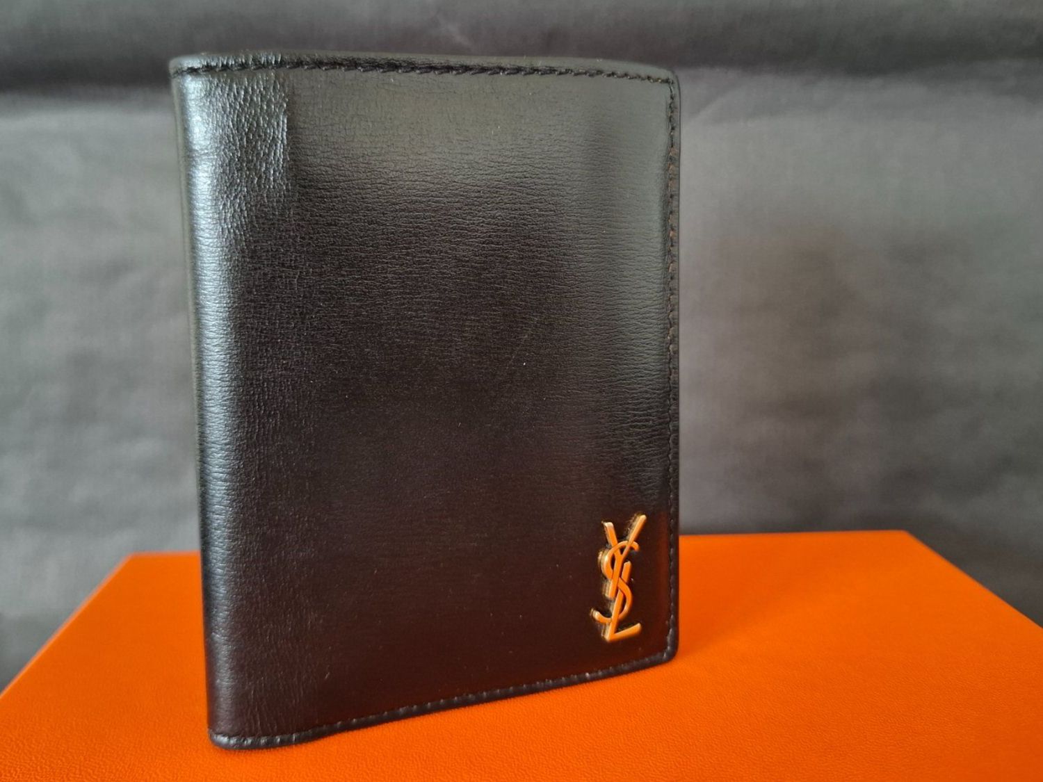 Saint Laurent Brieftaschen: Saint Laurent Paris Tiny Cassandre Geldbörse Herren Schwarz – Gebraucht aus Genève von justnotsocommon 9