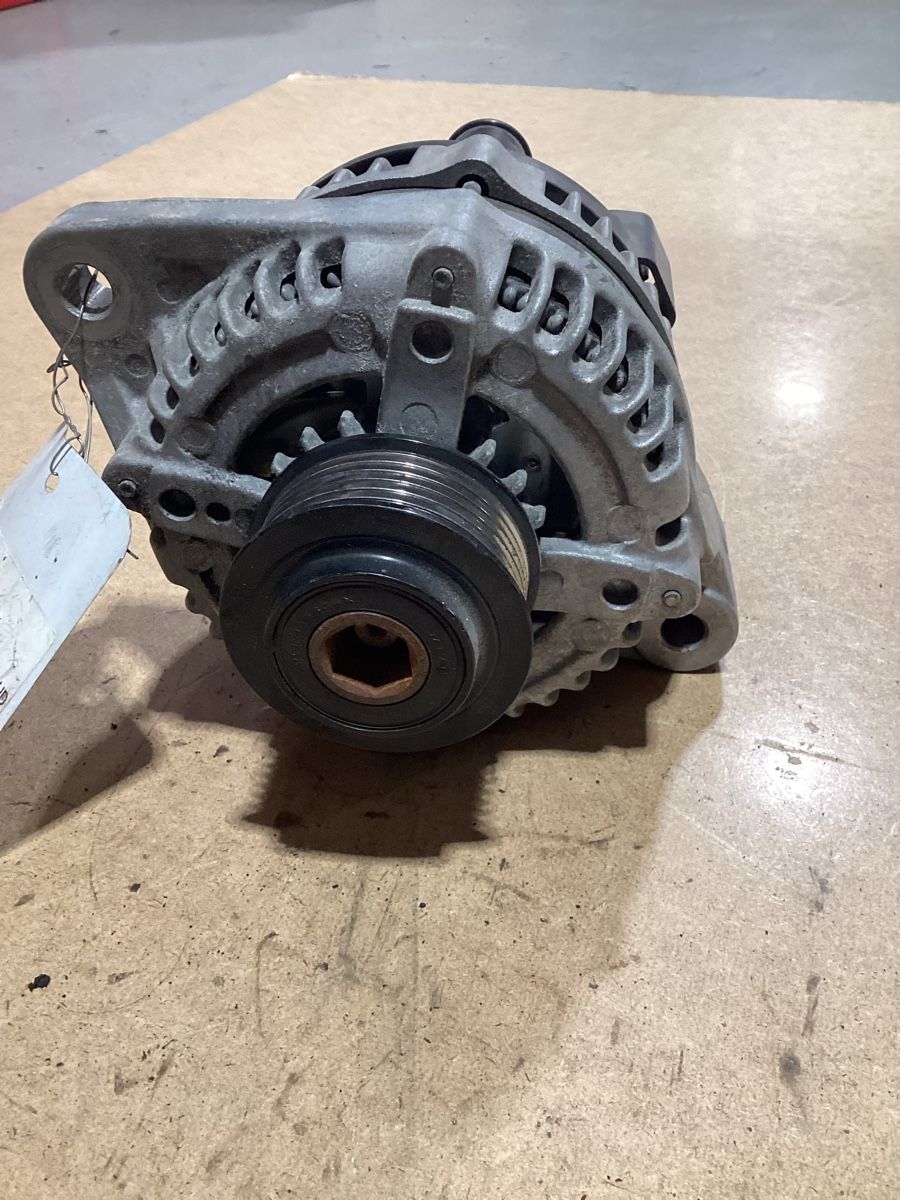 Suzuki Tutti pezzi di ricambio auto: Alternator zu Suzuki SX4 2.0 TD – Usato da Reichenburg venduto da T864RX