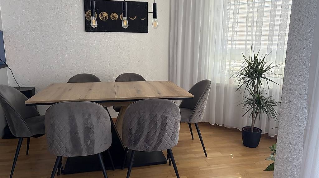 Sofas: Sofas Esstisch und 6 Stühle – D'occasion à bern par Arif2 1
