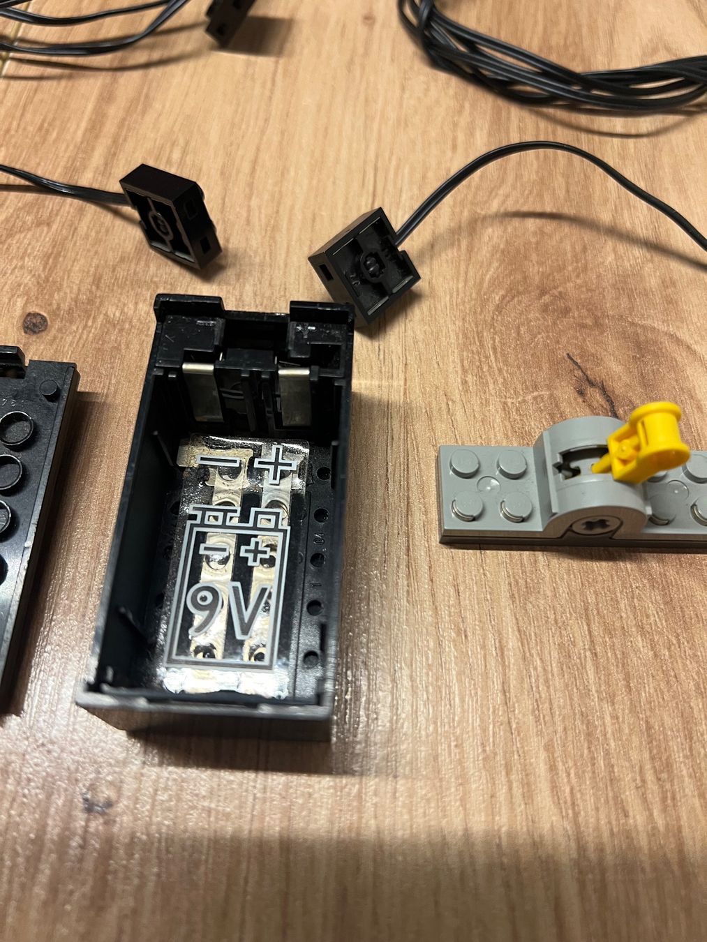 Lego Giocattoli: LEGO Technik Teile, Kabel, Batterie box – Usato da Steffisburg venduto da Mamschi 2