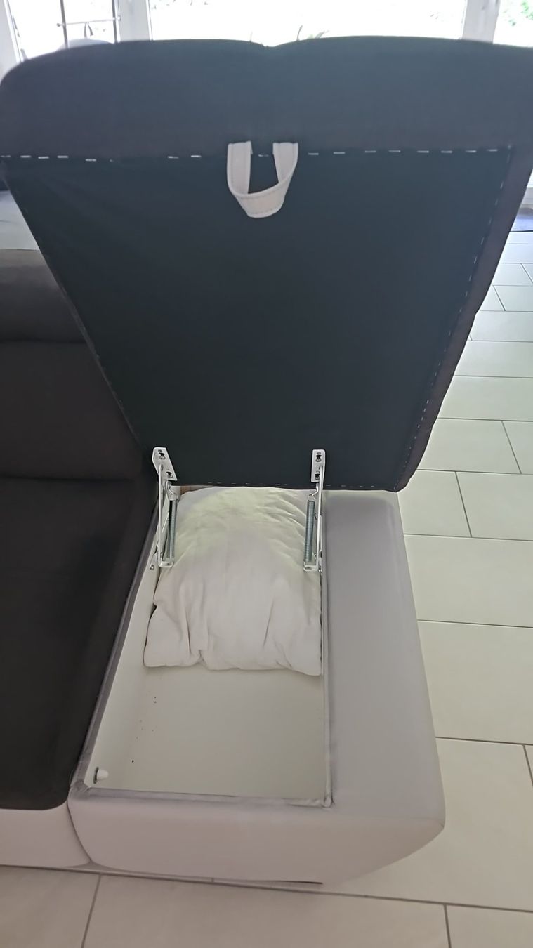 Sofas: Corner sofa with sleeping function and storage good cond. – D'occasion à Baden par mar_2m6r 3