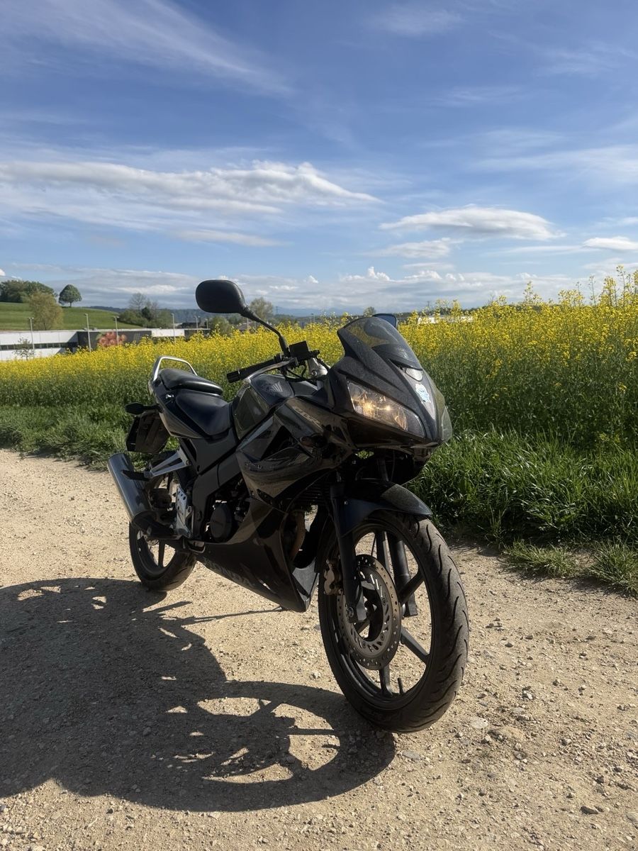 Honda Sonstige: Honda CBR 125 – Defekt aus Gals von aya_p7pd 1