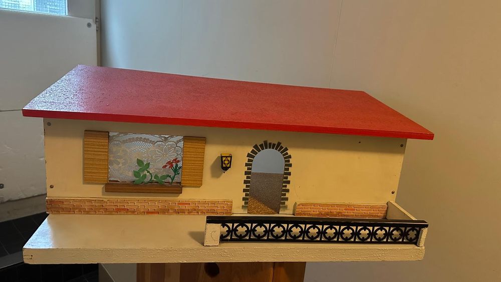 puppenhaus-aus-der-ddr-vintage-1950er-gebraucht-in-schlieren-f-r-chf