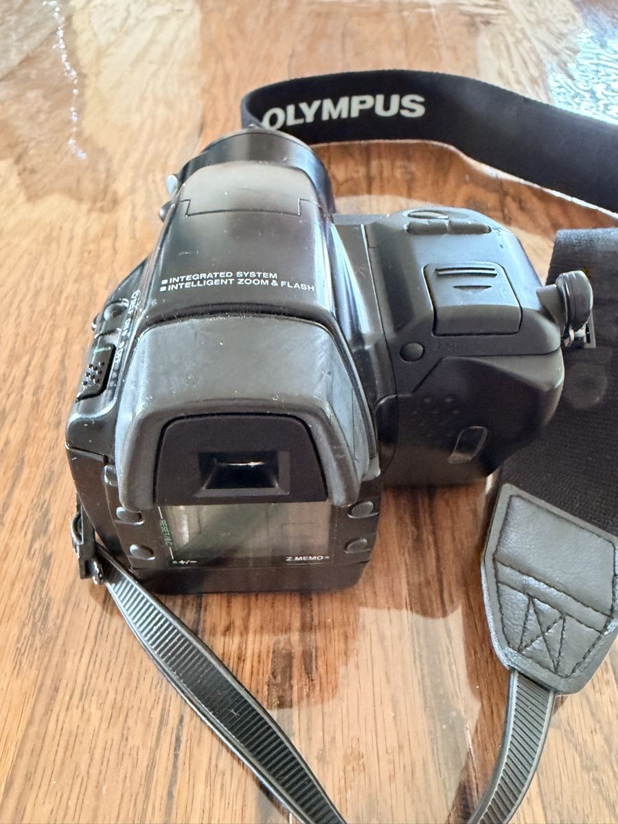 Olympus Fotocamera: Olympus IS-1000 Spiegelreflexkamera mit Zoomobjektiv – Usato da Zürich venduto da Gadgets2020 8