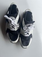 Nike Air Huarache Schuhe schwarz weiss Grösse 44 gebraucht