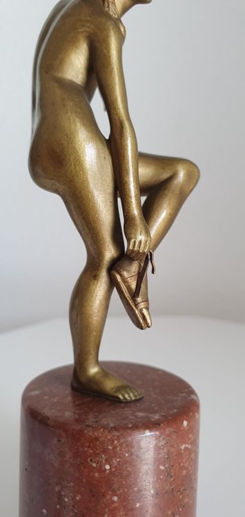 Skulptur • Lady m. Sandale • Original +/- 1900 aus BRONCE 6