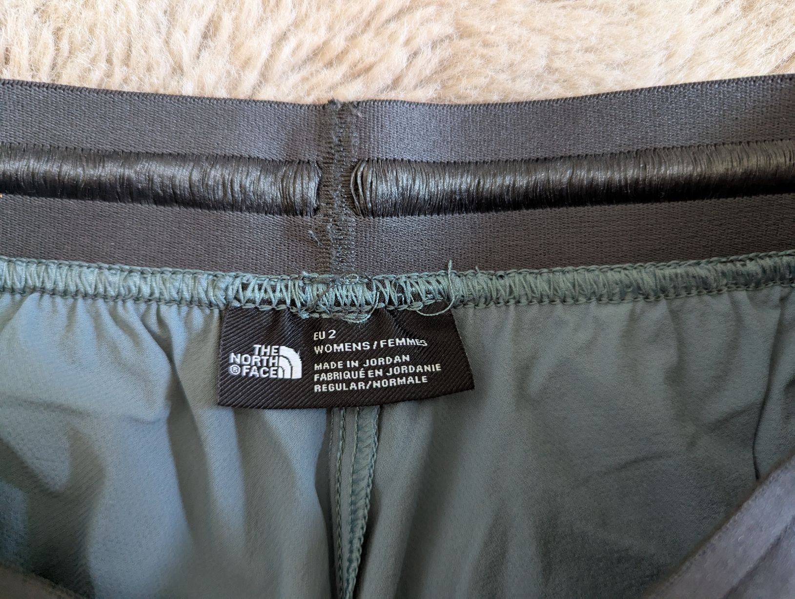 North Face Pantaloni: pantalon the North face S – Nuovo (secondo la descrizione) da Montreux venduto da dem_gyt9 2