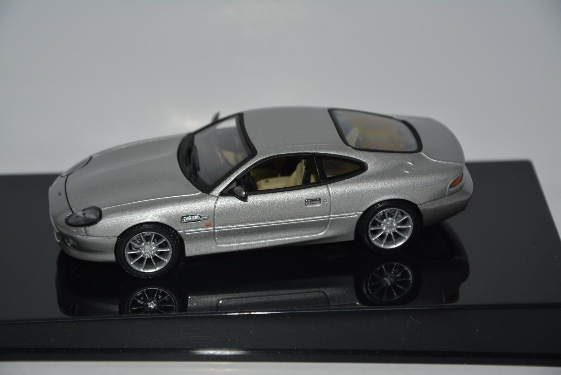 Aston Martin Modellautos: Aston Martin DB 7 Vantage  , AUTOart , 1:43 – Neu (gemäss Beschreibung) aus Goldach von Feivel9 1