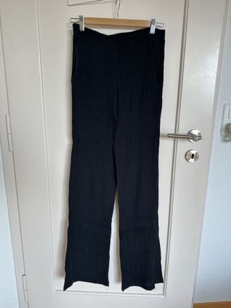 Black thin trousers 