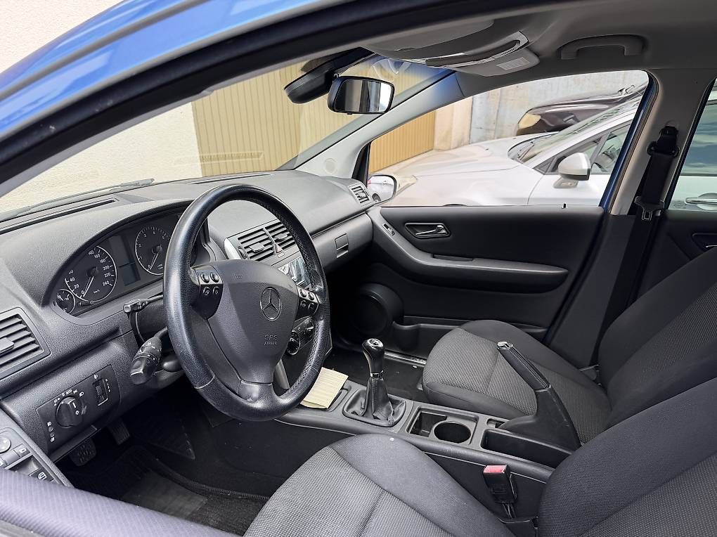 Autos: Mercedes A150 – D'occasion à Dübendorf par Luis-330 4
