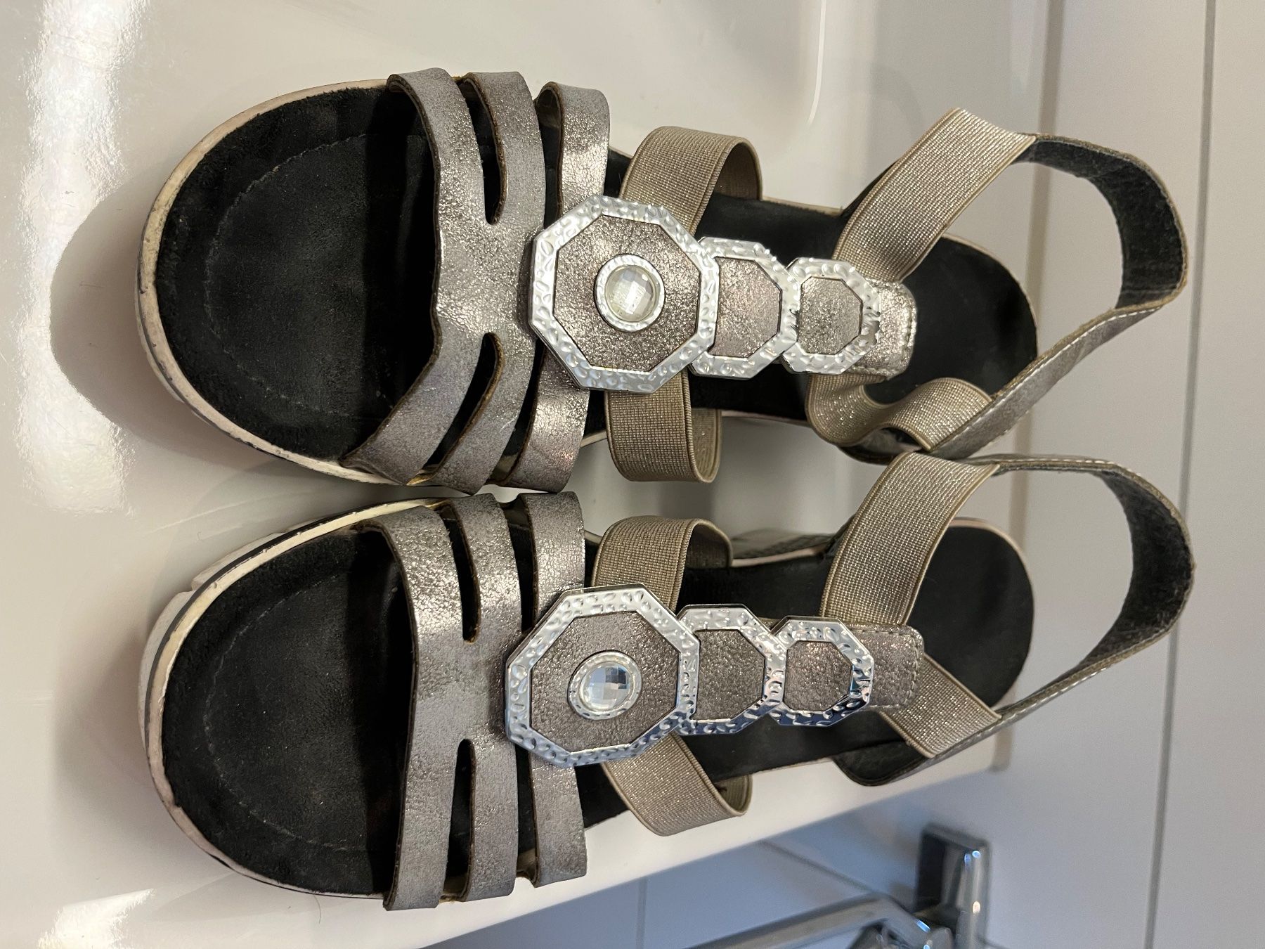 Rieker Scarpe da donna: Rieker Sandalen Gr. 40 – Usato da Birmenstorf AG venduto da BMW.M5 6