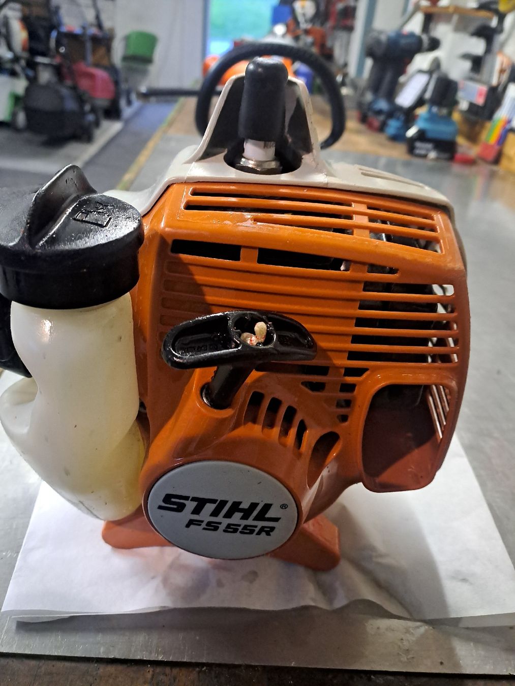 Stihl Rasenmäher: Stihl Rasenteimmer FS55R  – Gebraucht aus Bilten von Zschweiz
