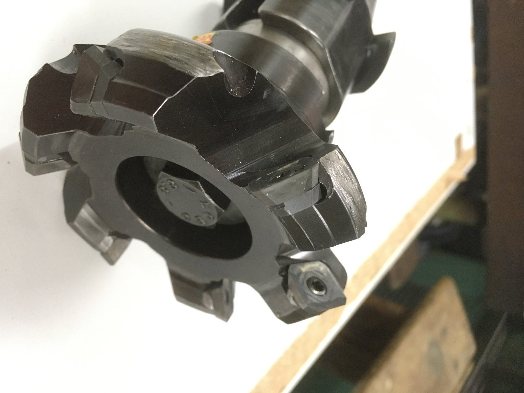 Tous les outils: Fräser mit HM-Wechselplatten ISO-40 CoroMill – D'occasion à Eptingen par Werkzeugschmiede 8