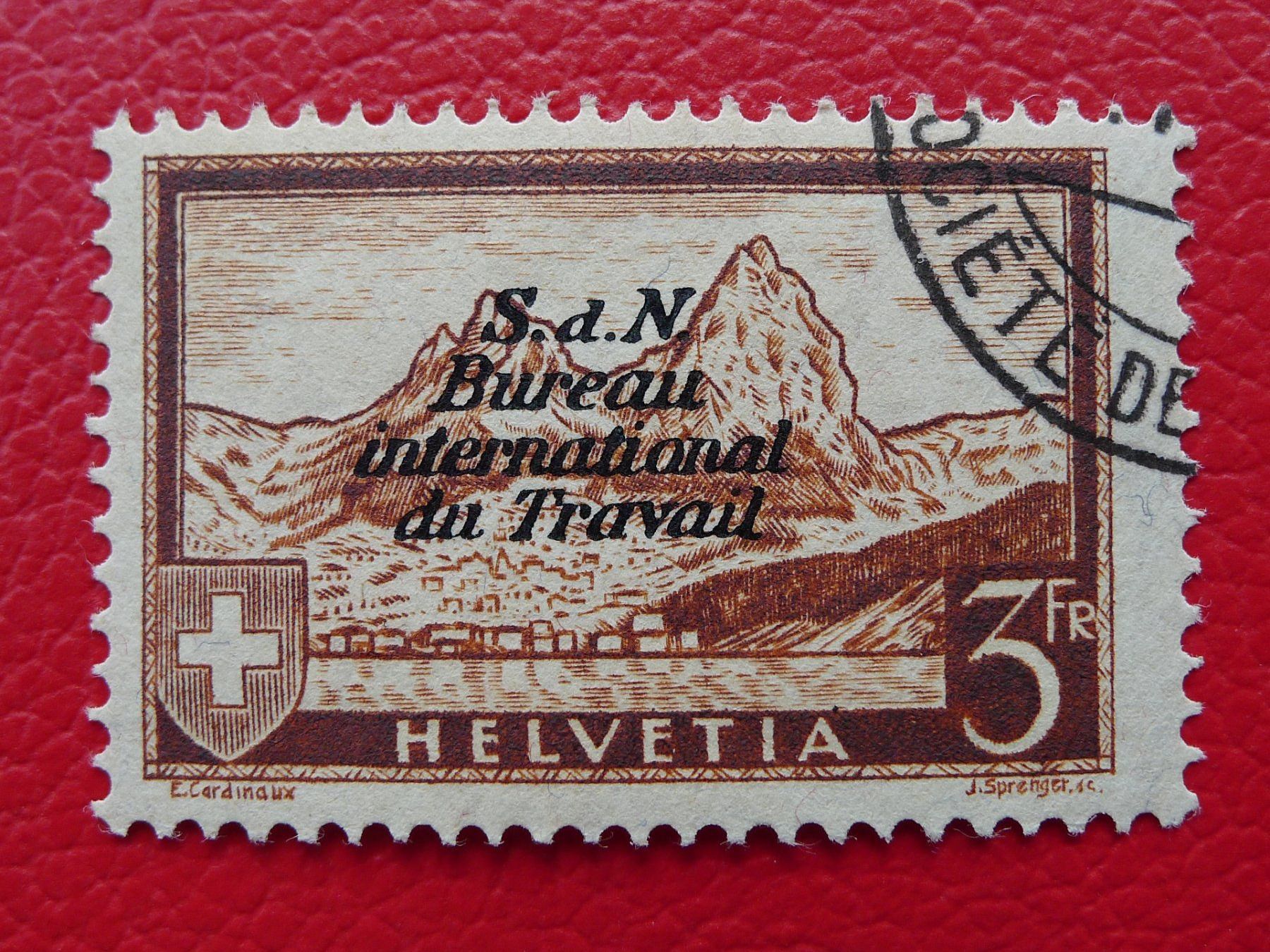 Tutti i francobolli: Dienst: BIT, Nr.48 idealer Eckstempel GENEVE, SBK: 300.- – Usato da Sursee venduto da Luzernerraute