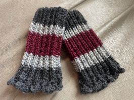 HANDGESTRICKTE PULSWÄRMER / HANDSTULPEN AUS WOLLE