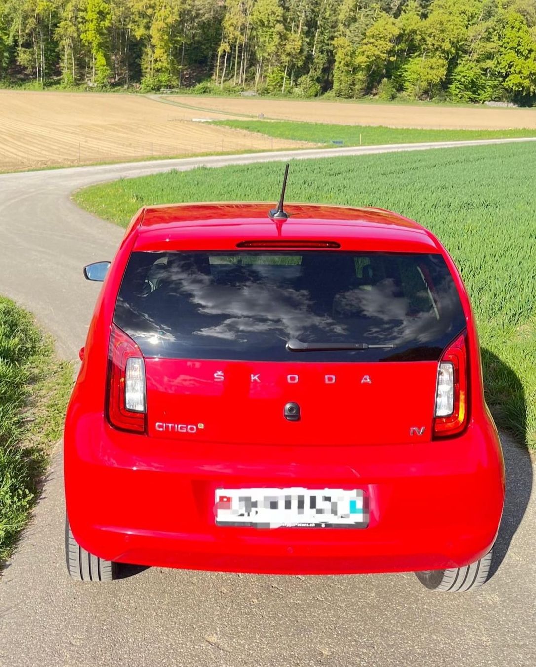 Skoda Automobili: Top Elektro-SKODA Citigo e - Service-MFK-04.26-8xPneu – Usato da Zürich venduto da olioli4 5