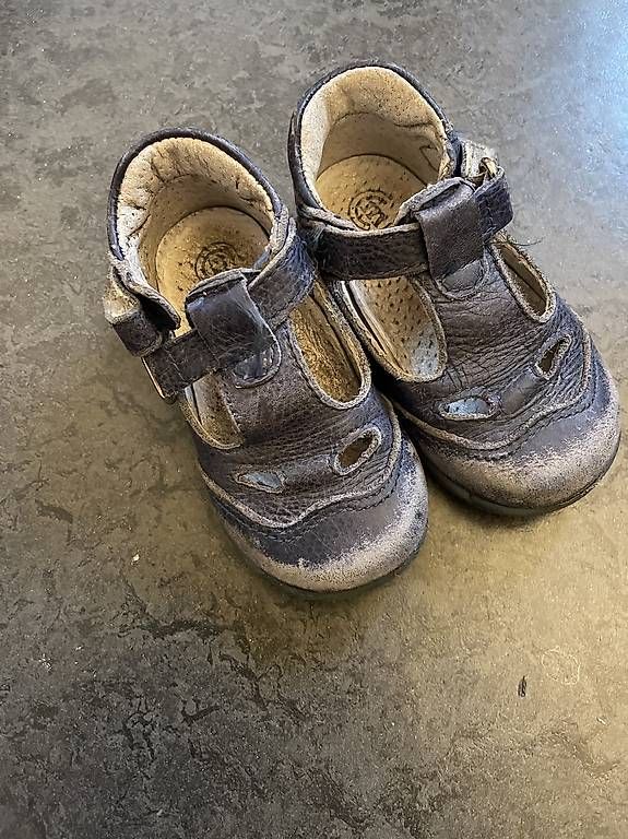Scarpe per ragazzi: Sandaletten Gr. 19 – Usato da Zürich venduto da kar_qn9r