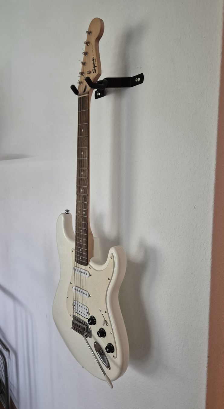 Squier Strumenti musicali: Squier by Fender Bullet Strat E-Gitarre – Usato da Reichenburg venduto da denfeu94 3