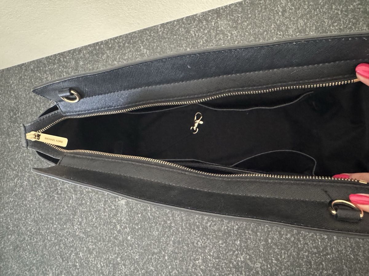 Michael Kors Borse da donna: Michael Kors Tasche Selma, schwarz/gold – Usato da Otelfingen venduto da Flower-Power20 1