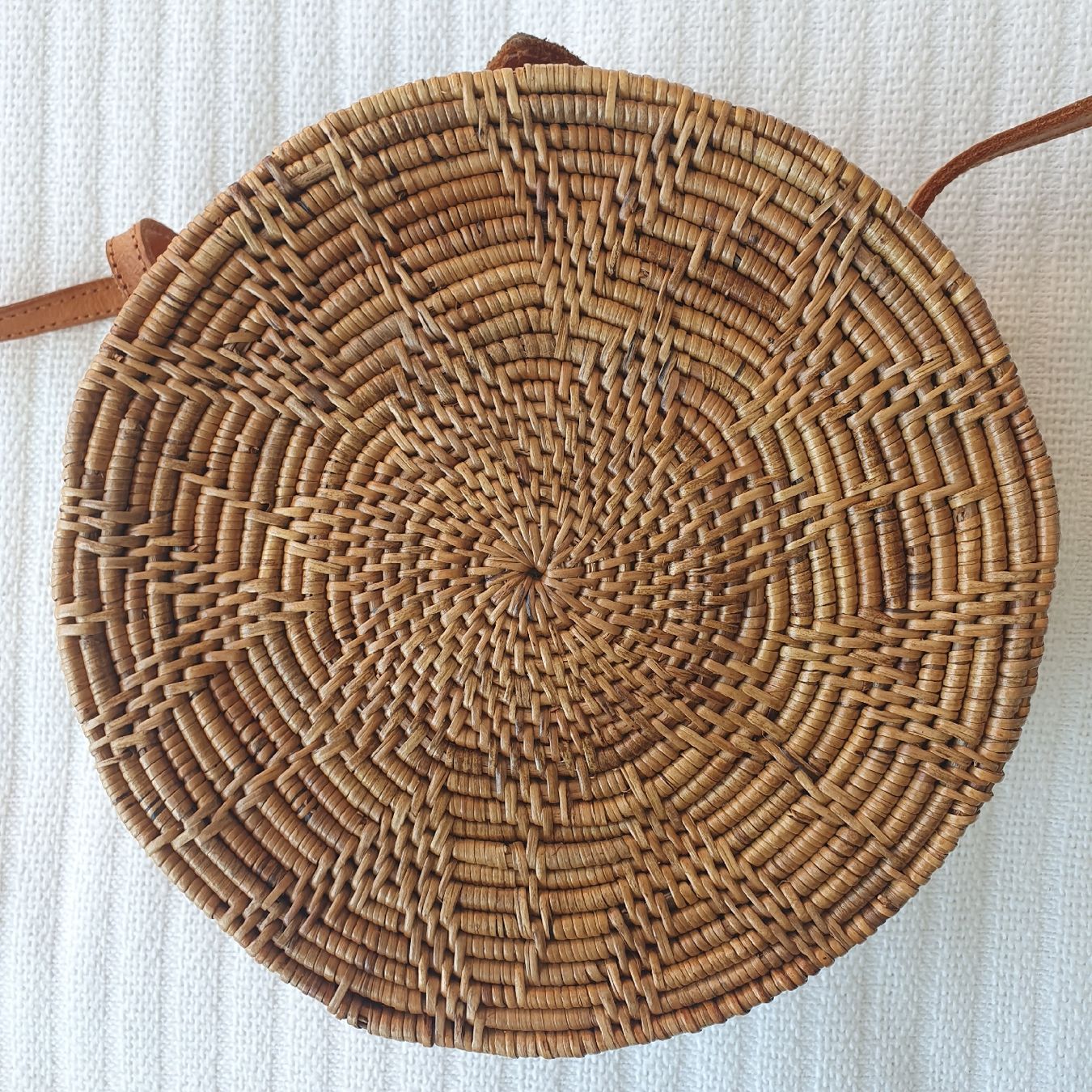 Taschen für Damen: Magnifique sac rond balinais – Neu (gemäss Beschreibung) aus Carouge GE von bub_c8hk