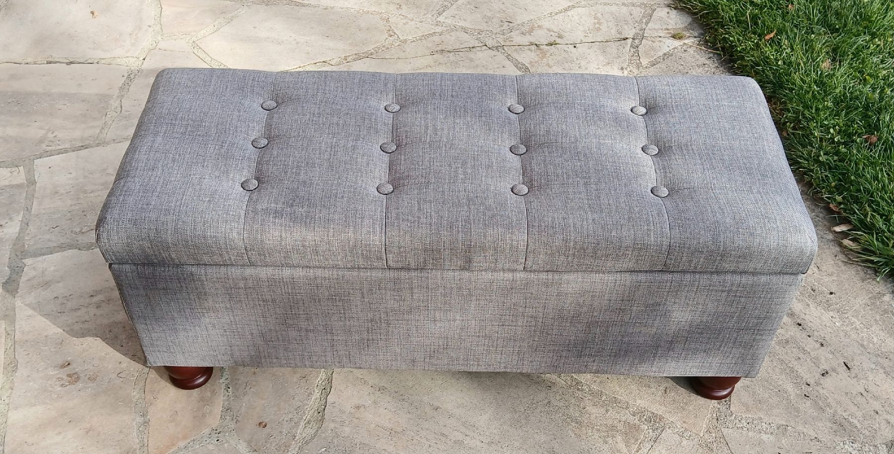 Panchine: Banc coffre capitonné tissu – Usato da Sciernes-d'Albeuve venduto da Dojo004 1