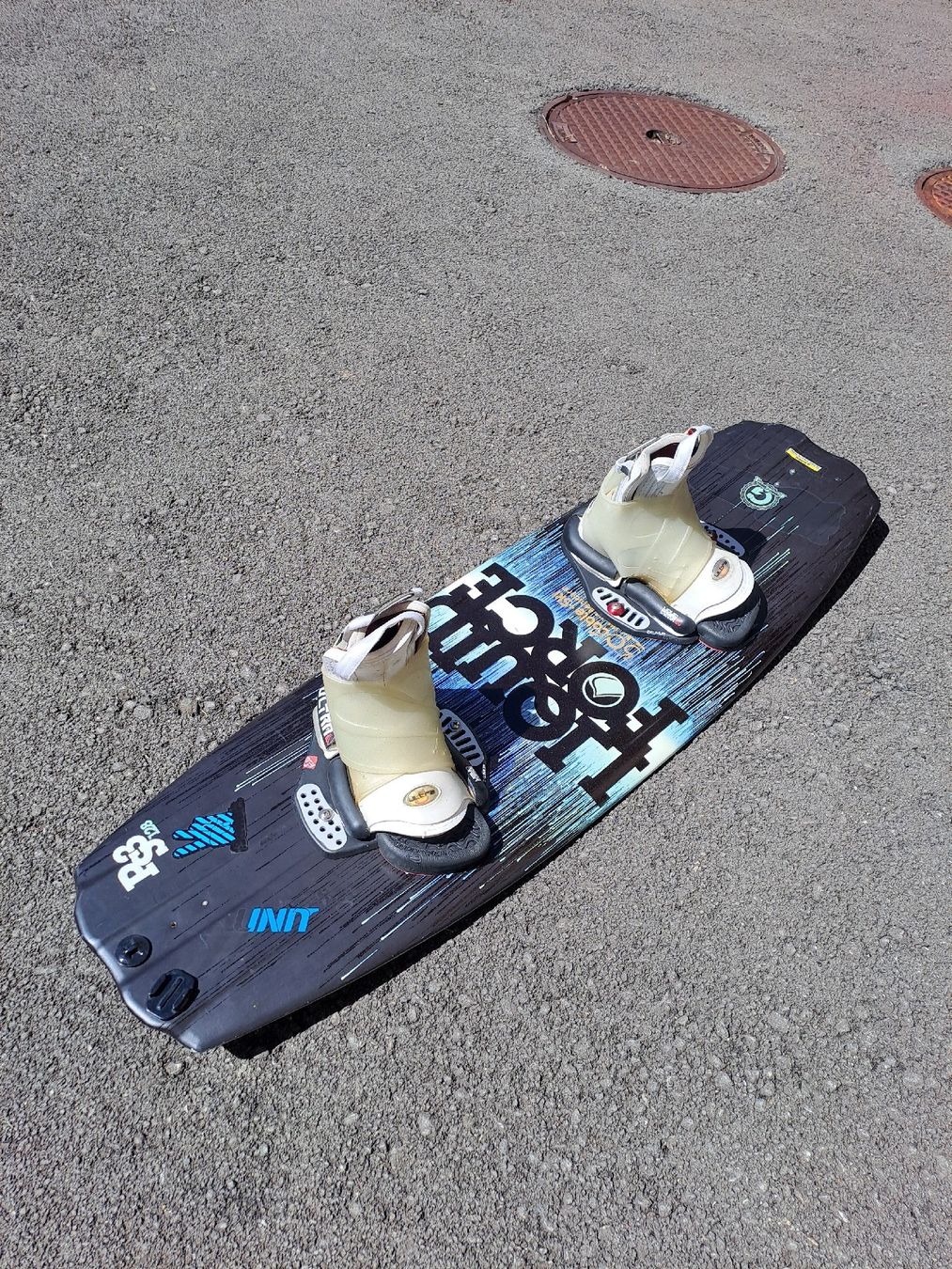 Tavole da surf e di nuoto: Altes Wakeboard für Kinder – Difettoso da Meinisberg venduto da estahawai 1