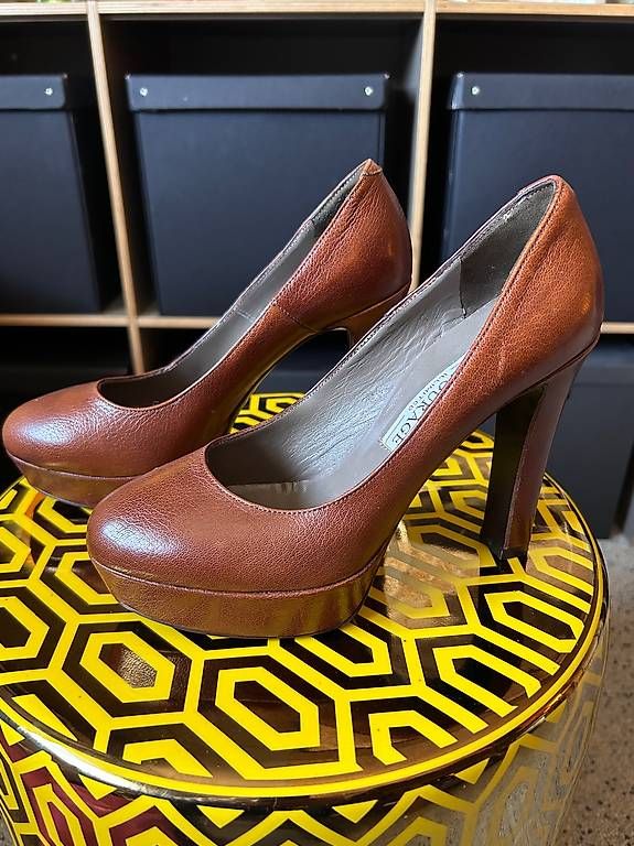 Scarpe da donna: Entourage High Heels - neuwertig – Usato da Zürich venduto da Gum