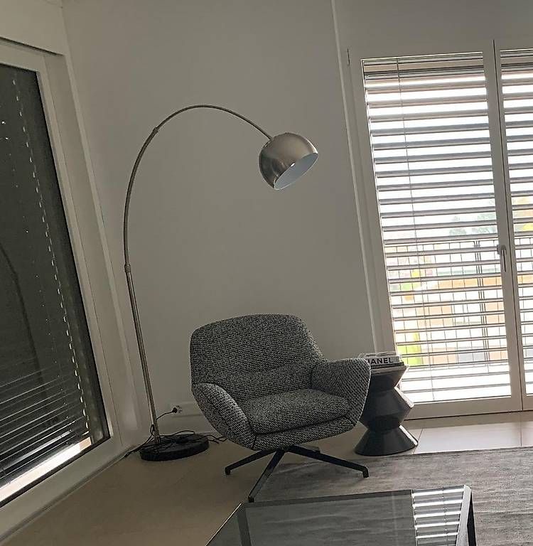 Lampen: Zeitlose Bogenlampe – Gebraucht aus Oberwil BL von fri_xt6k