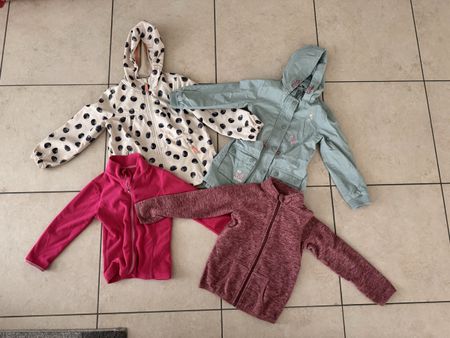 Über 80-teiliges Paket 122/128 & 30/31