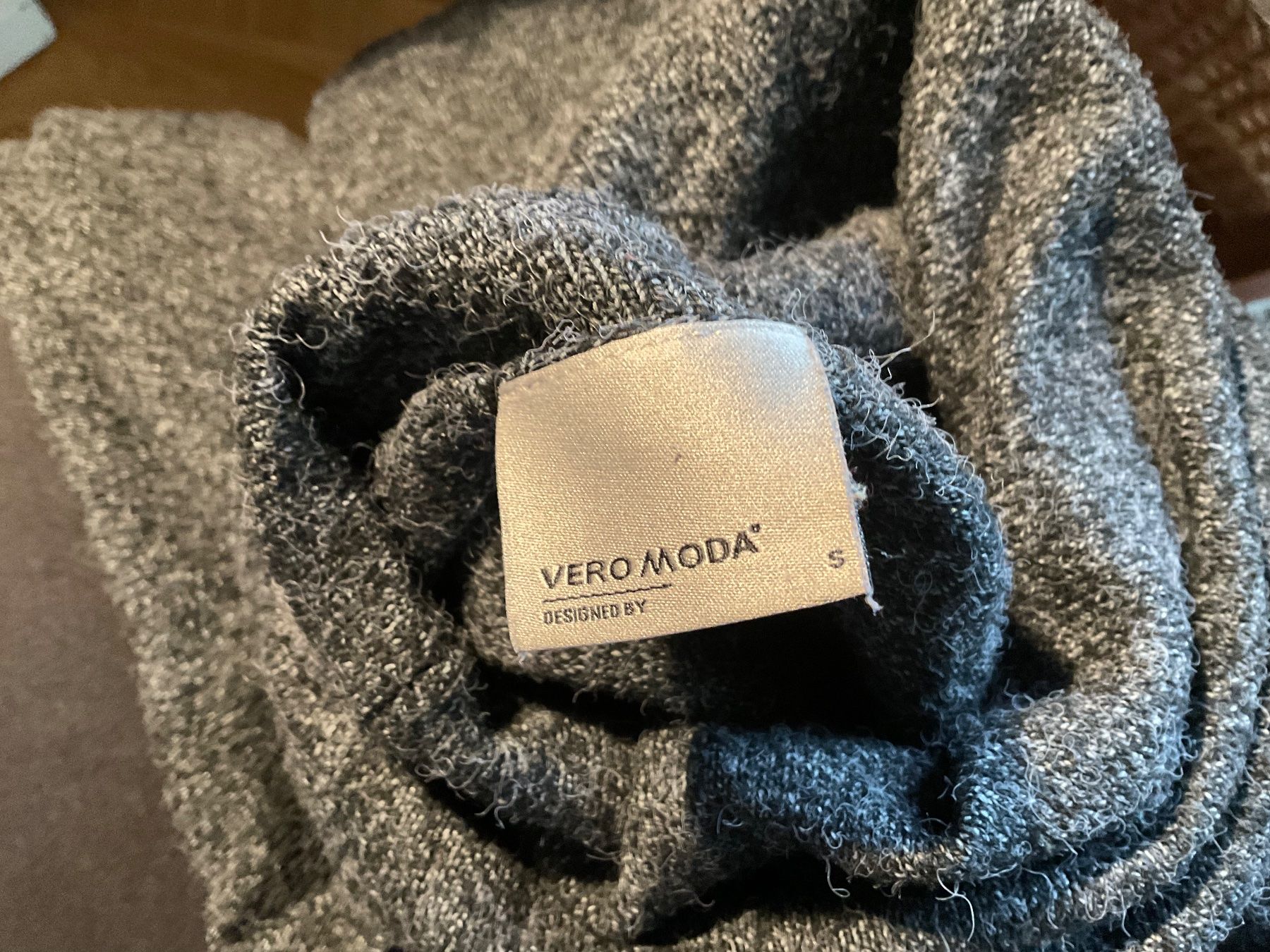 Maglioni & Felpe: Col roulé noir Vero Moda - taille S – Usato da Chexbres venduto da eub_tdz5 2
