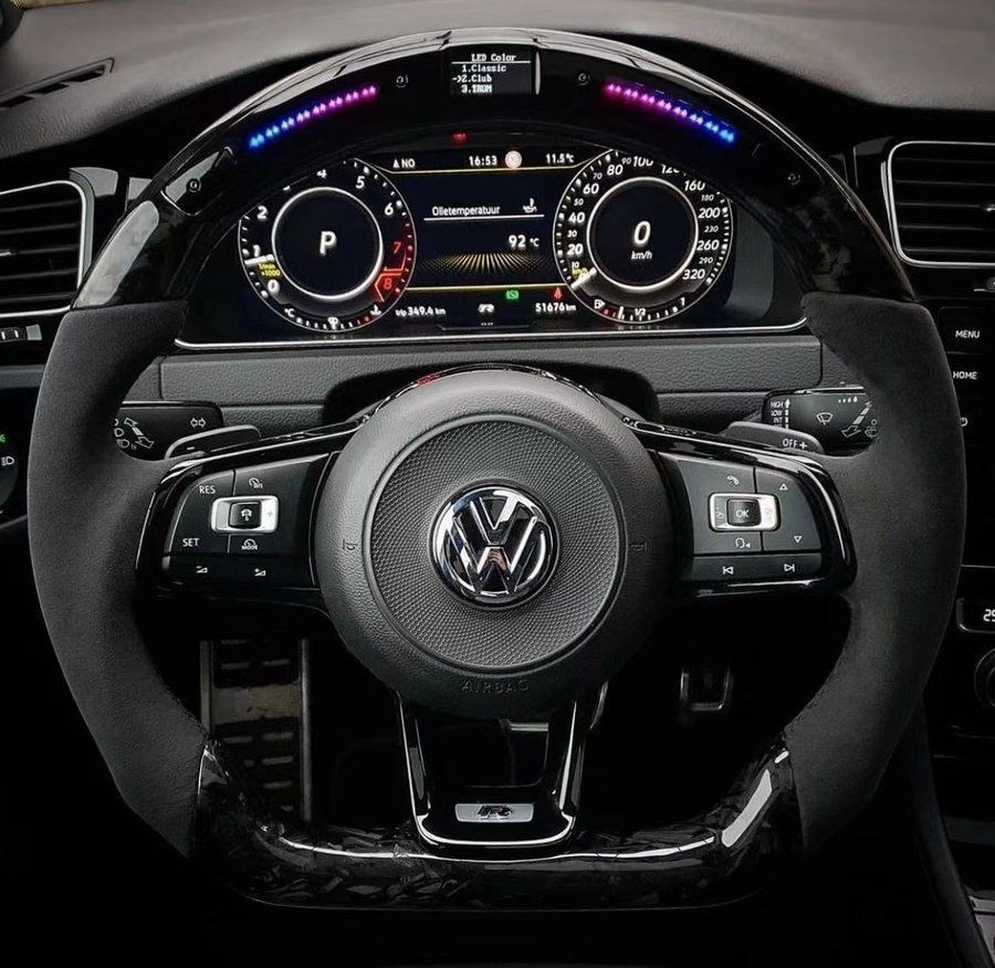 Volkswagen Tutti pezzi di ricambio auto: VW Golf 7/7.5 LED Forged Carbon Lenkrad – Nuovo e nell'imballaggio originale da Volketswil venduto da Willis_Autoteile 3