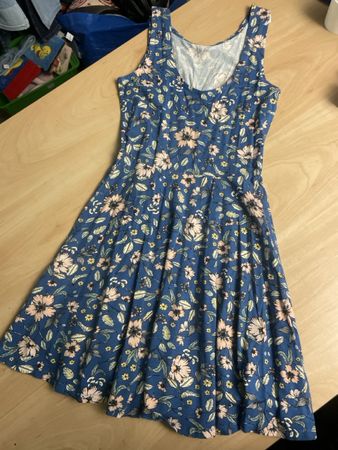 Sommerliches C&A Kleid mit Blumenmuster, Gr.164Neu