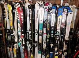 Skis 130-140-150-160-170-180cm en stock pas cher à Leysin