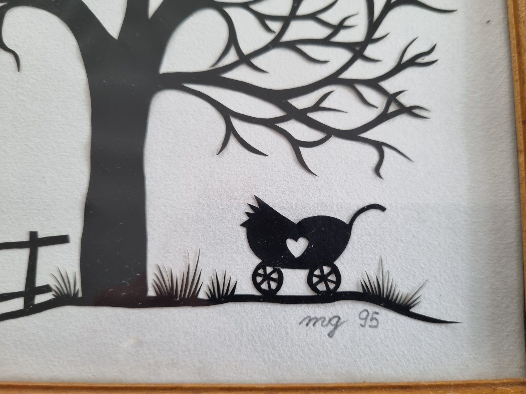 Grafica & Litografie: Scherenschnitt Bild Baum Kinderwagen monogrammiert, datiert – Usato da Opfikon venduto da Diversamente 1