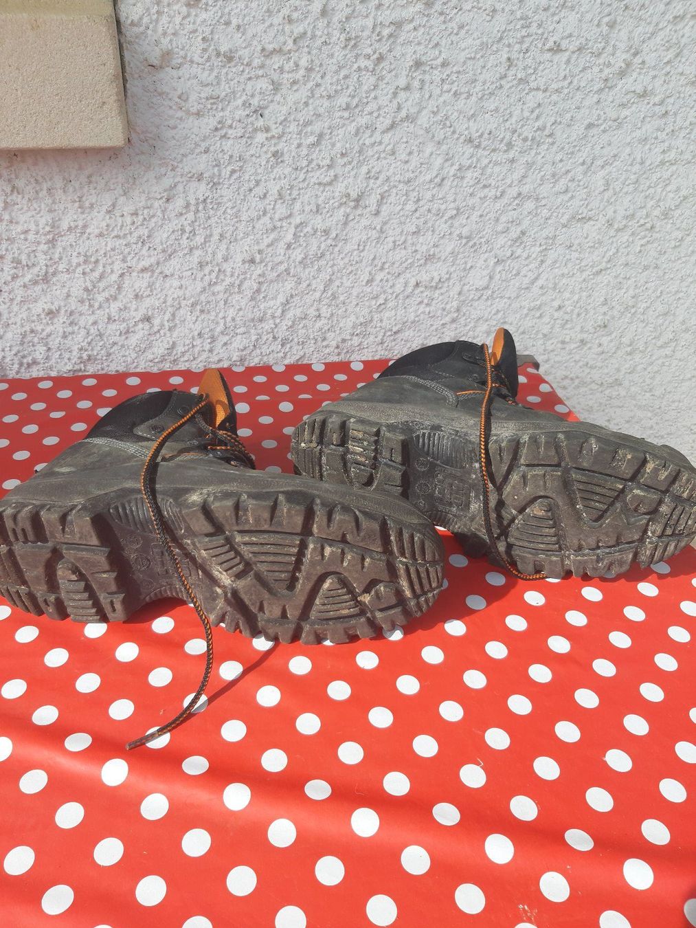 Scarpe da uomo: Chaussures de sécurité "No risk" - taille 43 – Usato da Delémont venduto da leo_8cgm 1