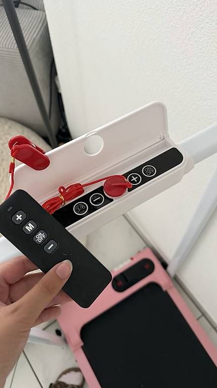 Vélos d'appartement: Pinkes Laufband – D'occasion à Fisibach par ayleen.selinaa 1