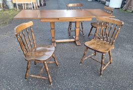 Esstisch ausziehbar + 4 Stühle, Holz