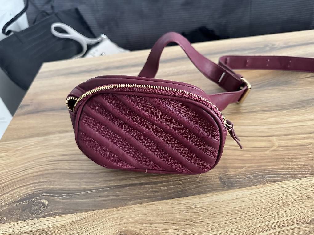 Borse da donna: Bordeaux Bauchtasche – Usato da Bettlach venduto da michellemmm