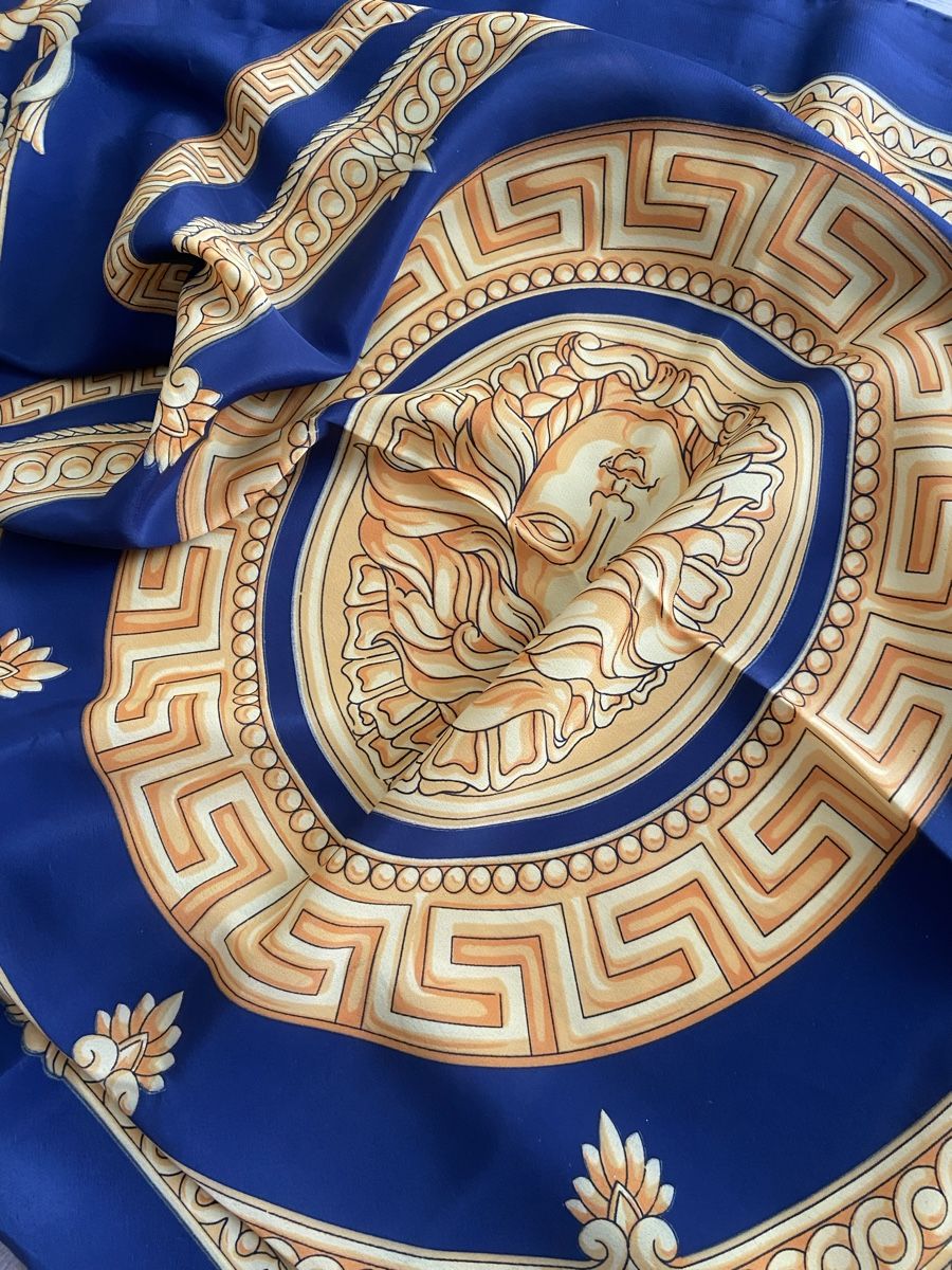 Versace Foulard & Sciarpe: Foulard Versace – Usato da Montreux venduto da Perledor 5