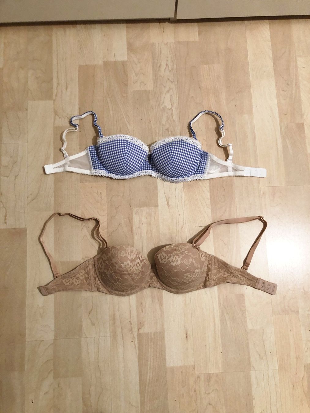 Altra biancheria intima: Büstenhalter Grösse 70C 2 Stück – Usato da Glattbrugg venduto da Ariel012 1