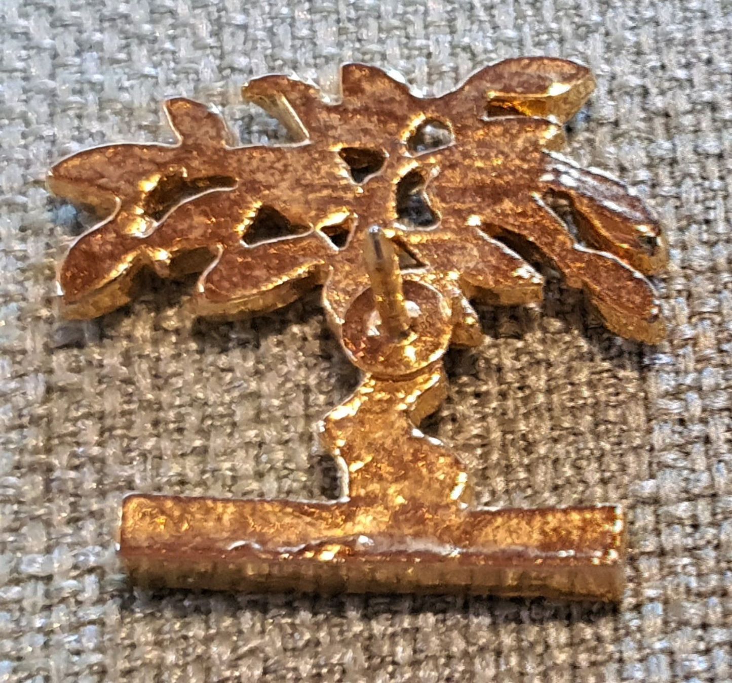 Placchette & Badge: E689 - Goldiger 3D Pin Baum  - Schwer – Usato da Reinach BL venduto da Boston-Verkauf 2