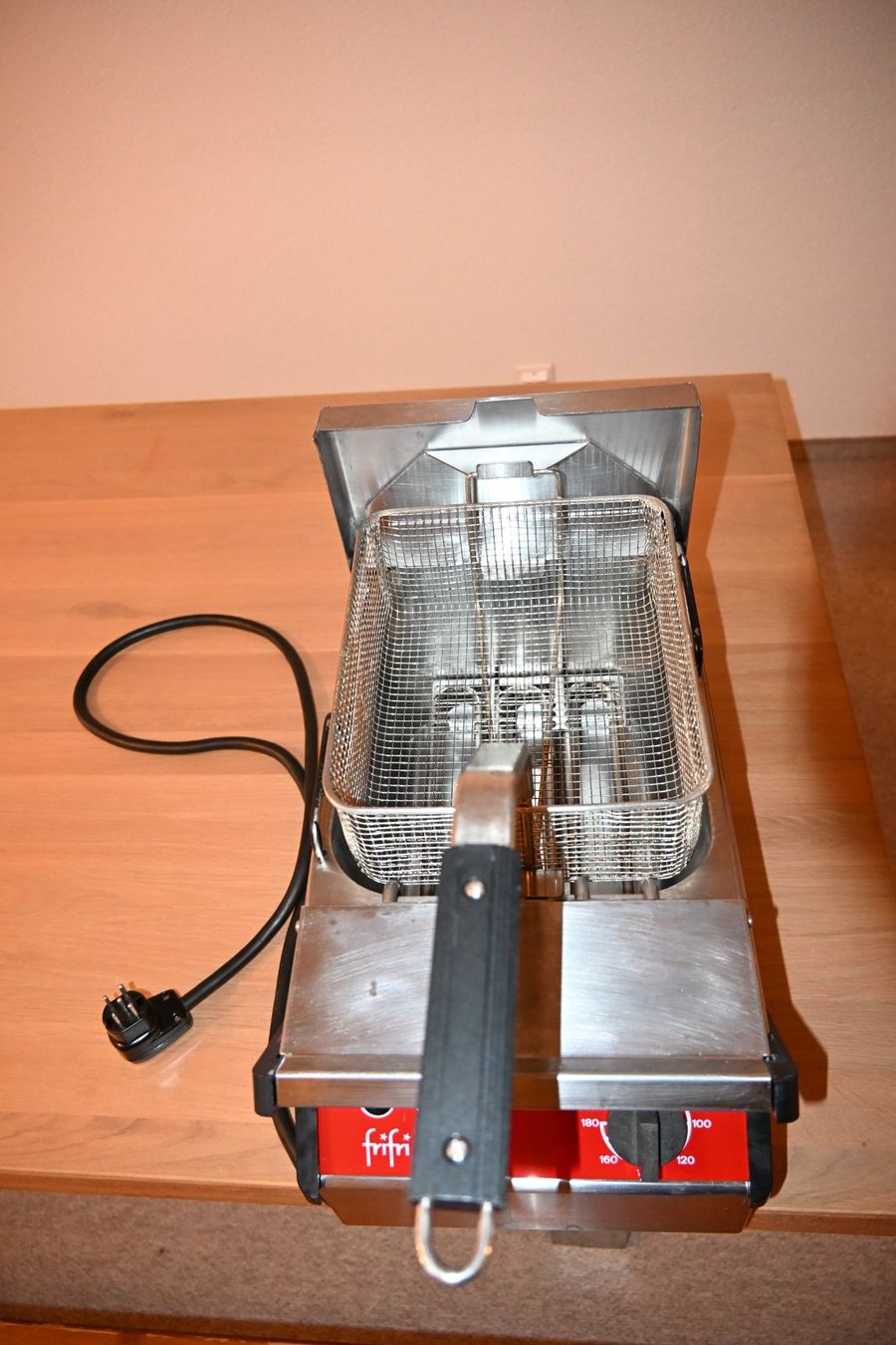 Frifri Elettrodomestici da cucina: Fritteuse 6l - 400V – Usato da Romanshorn venduto da carnivor01 1
