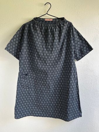 Antoine et Lili / Kleid mit Asanoha-Muster (Hanfblatt-Motiv)