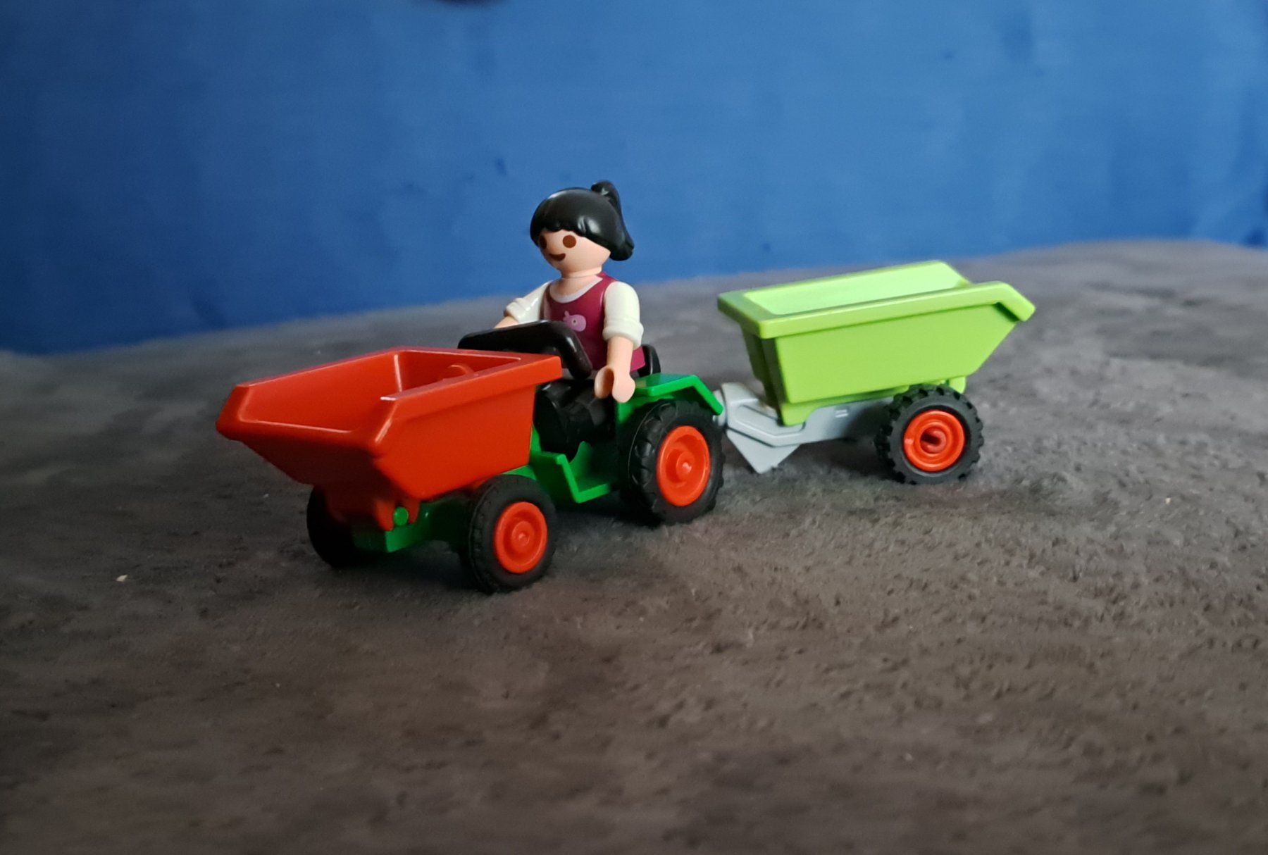 Statuette: Playmobil Mädchen mit Traktor – Usato da Breitenbach venduto da Lucky0518