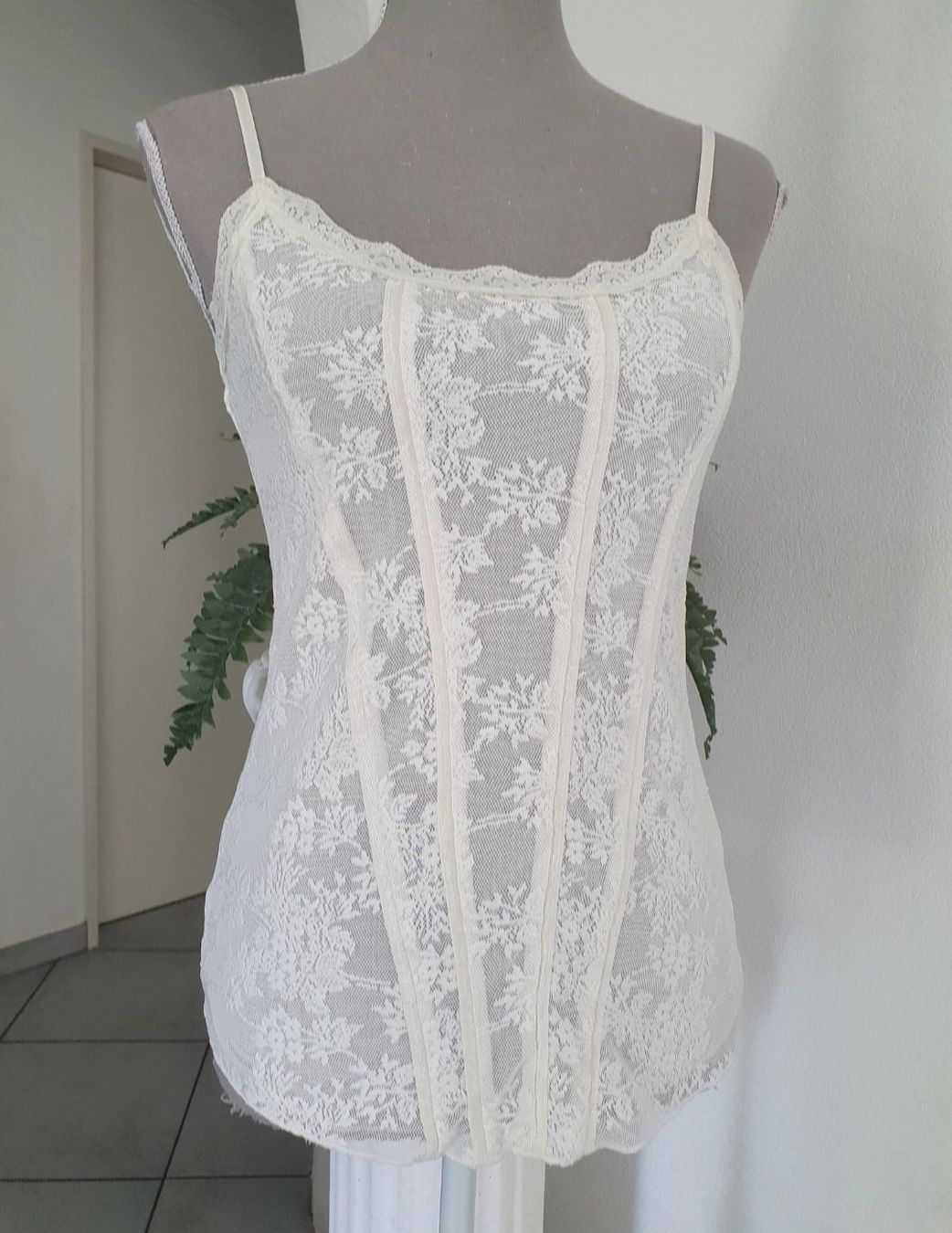 Bershka Top: Helles Spitzentop Gr S "BERSHKA" – Nuovo (secondo la descrizione) da Münsingen venduto da BlackTears-3 1