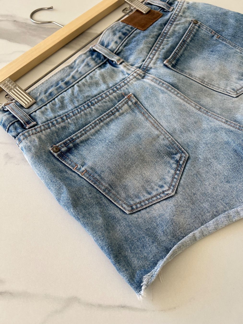 Zara Jeans: Zara Denim Shorts – Usato da Ebmatingen venduto da Charliz 8