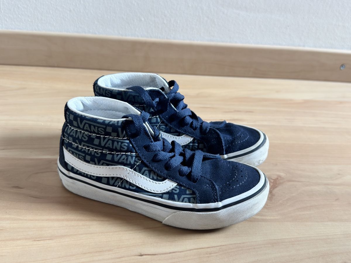 Chaussures garçon: Vans Grösse 30 – D'occasion à Bachenbülach par malle08